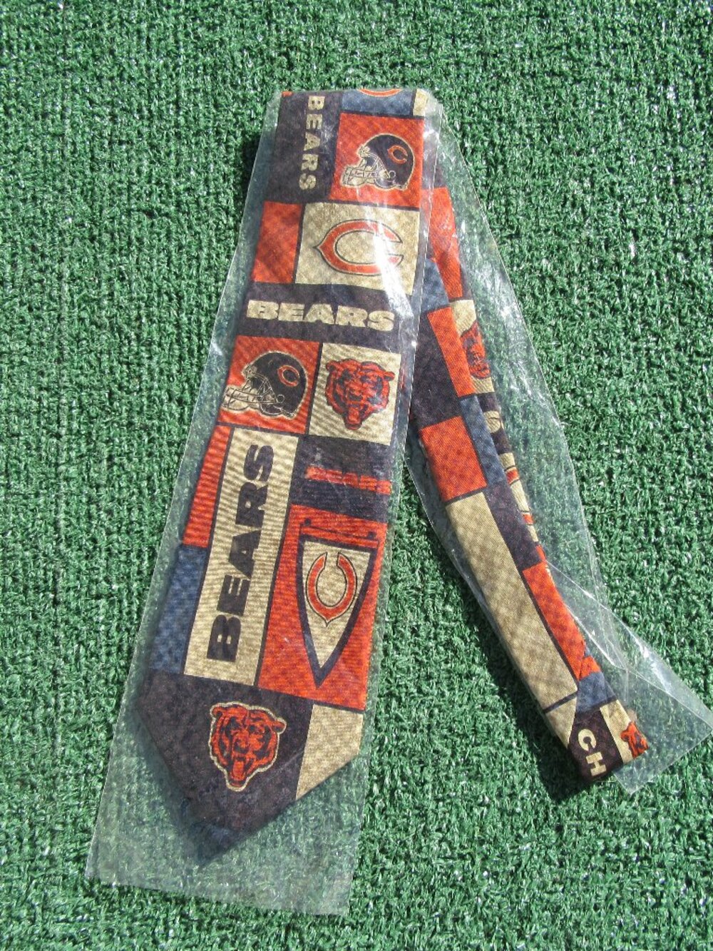 Brand New NFL Chicago Bears Plaid Men's Silk Neck Tie